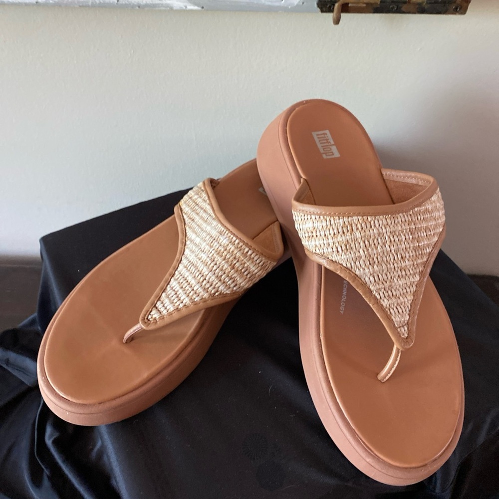 FitFlop Women's Tan Sandals